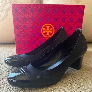 Tory Burch Carrie 55MM Pump in Black with Gold